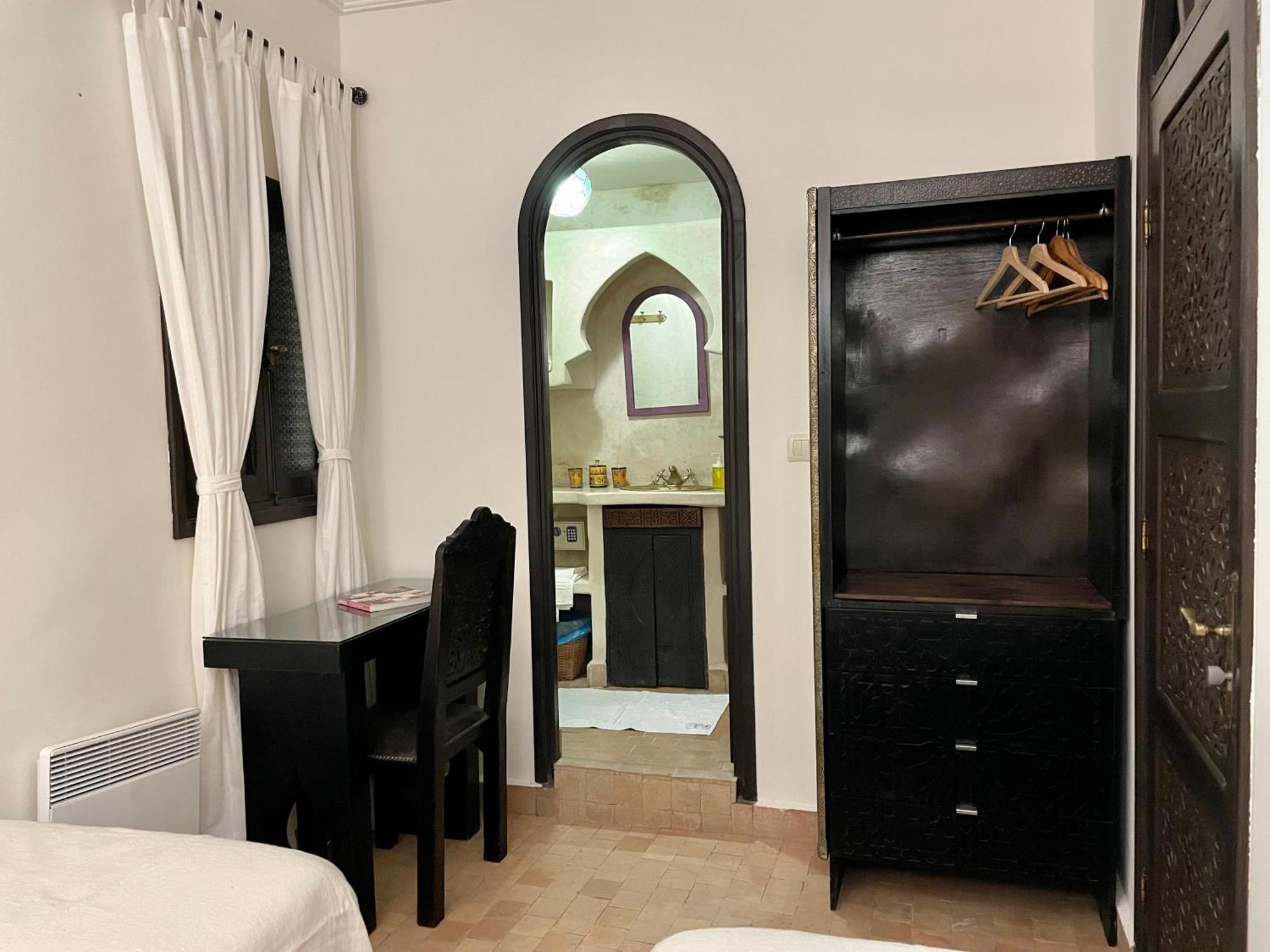 House In Old Medina For 10 Guests Tanger